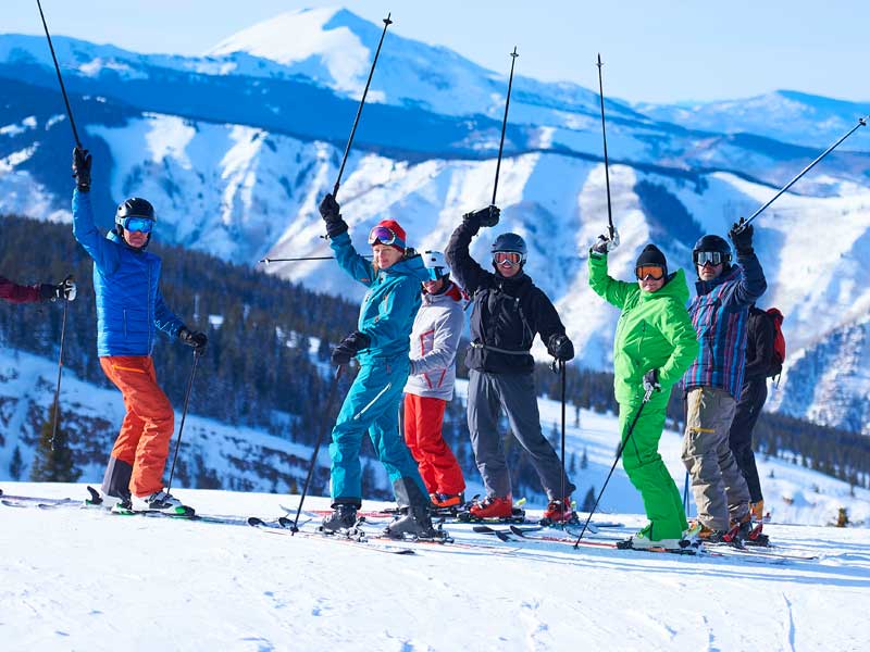 group of skiers in Aspen Colorado to illustrate Venaseal treatment to avoid missing the skiing season